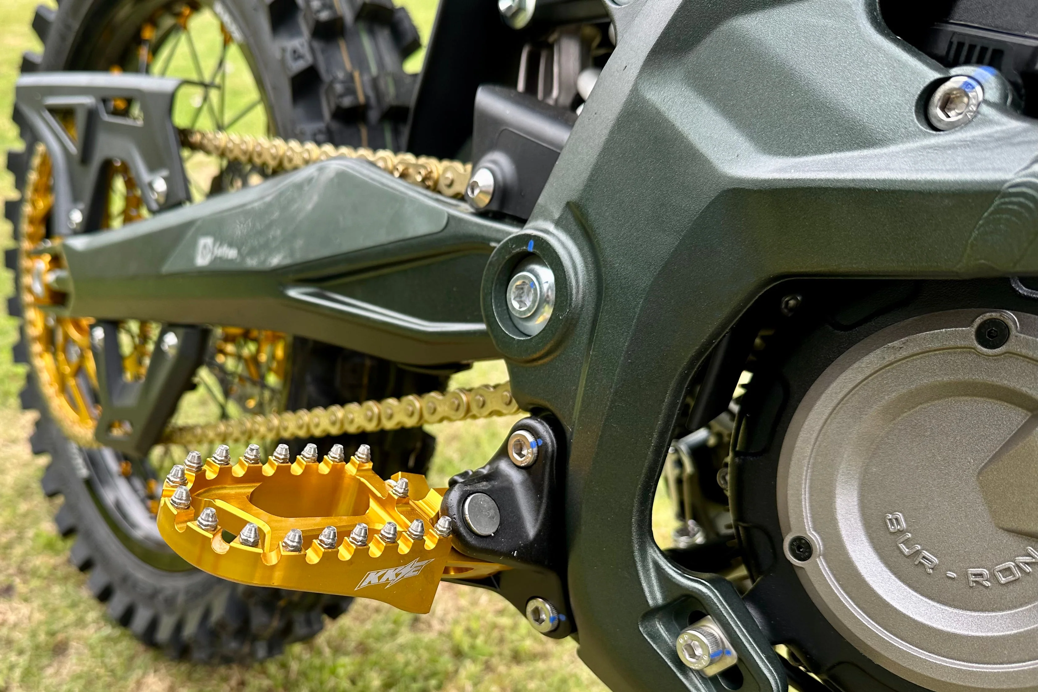 KKE Footpegs Billet Foot Rest For SurRon Ultra Bee 2023-2025 E-Bike (Collective) - Image 19